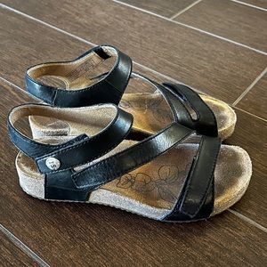 Josef Seibel sandals. Size 36.